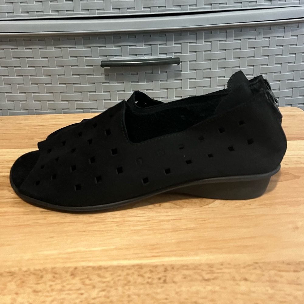 Sesto Meucci Evonne Cutout Open-Toe Flats size 10
